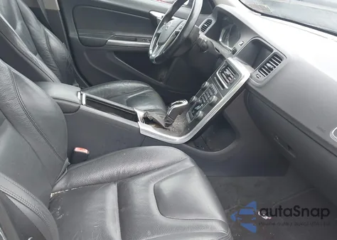 2014 Volvo S60 T5 z USA, uszkodzony, nr VIN YV1612FH4E2286358